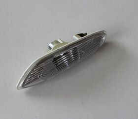 ÇAMURLUK SİNYALİ SAĞ FÜME BMW E87 BTAP 63137253326